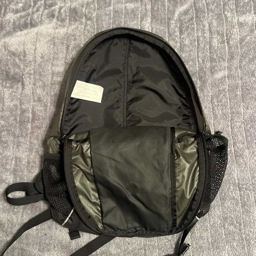 LL Bean Stowaway Backpack Daypack 20L Black Hiking Travel Packable 0DRY3